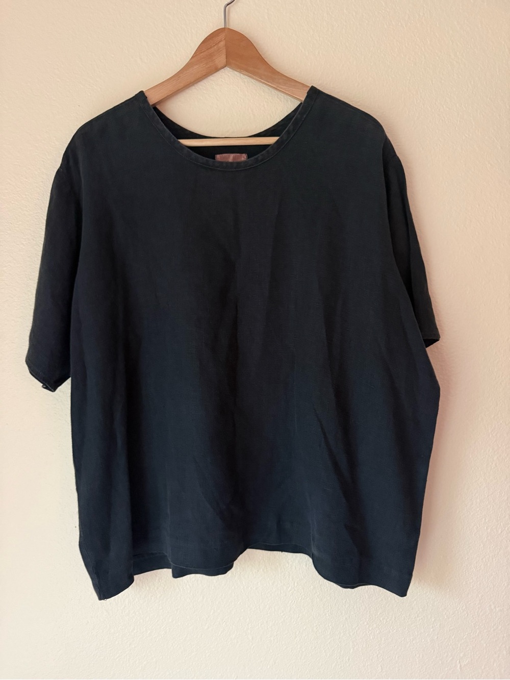 Flax Black Short-Sleeve Relaxed Linen Tee